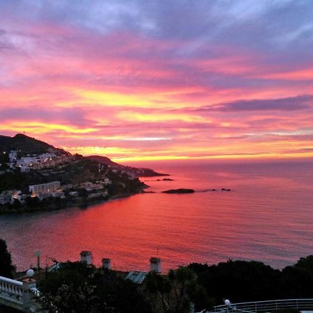 Amazing Seaview Apartment With Terrace & Parking - Casa Artevida Roses Exterior photo